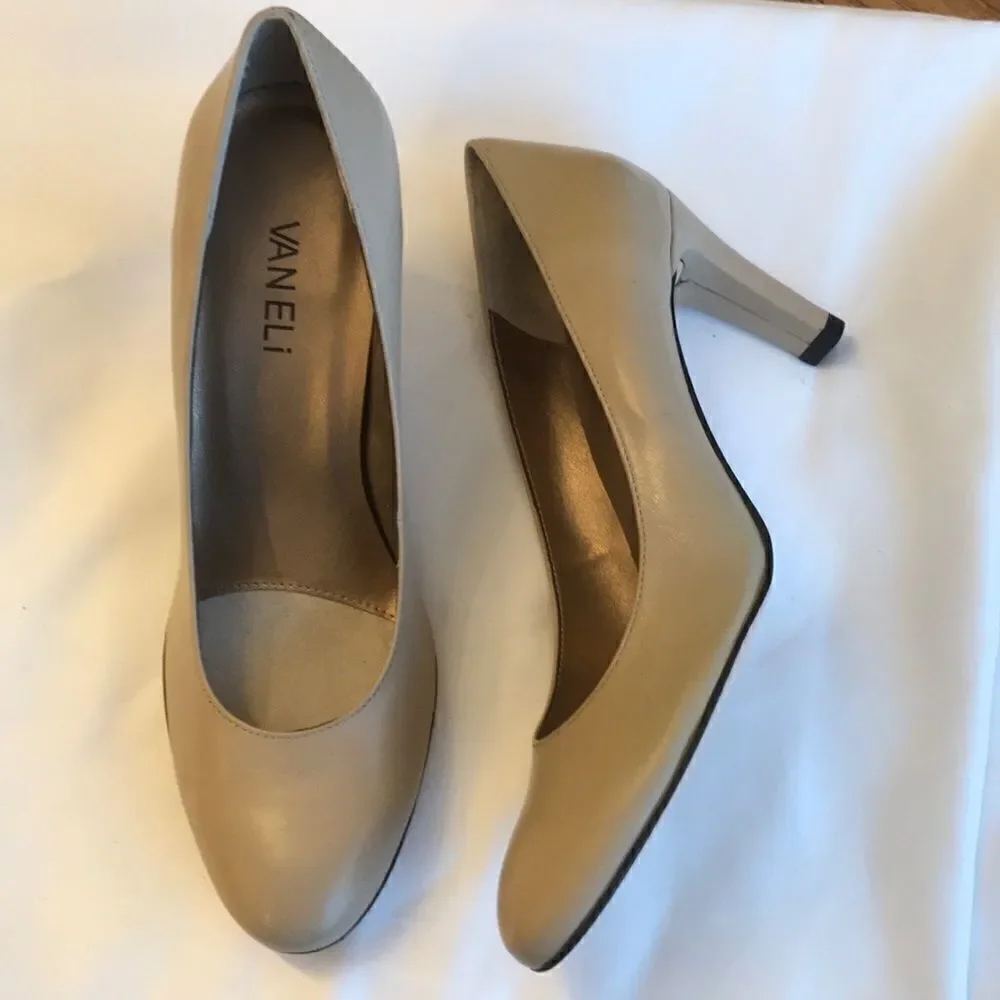 VANELI SZ 7S TAUPE PUMPS. NEW. SLIM FIT